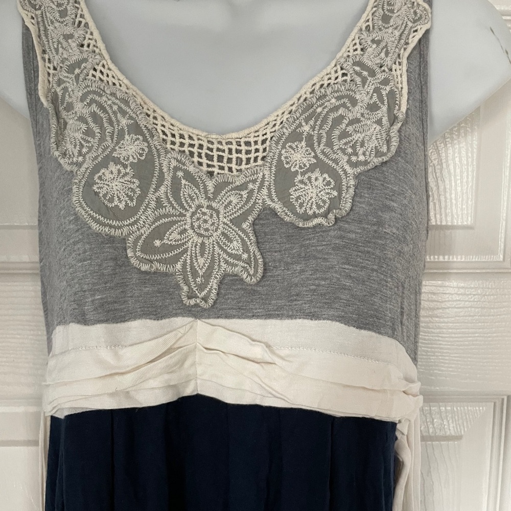 Max Rave pretty top with tie - Picture 2 of 8